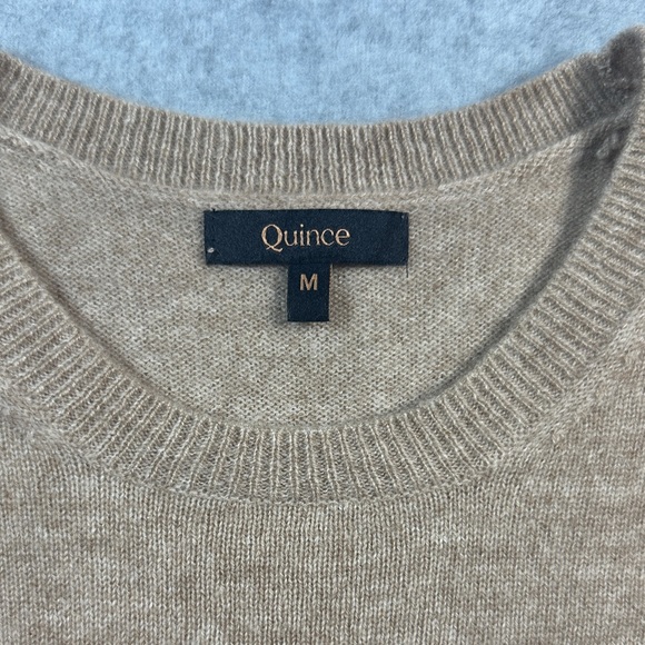 Quince Mongolian Cashmere Crewneck Sweater Telluride, CO Oatmeal Size Medium - Picture 4 of 9